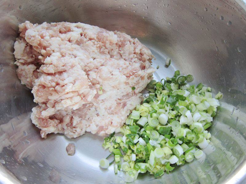 Cornmeal Radish Steamed Dumplings Preparation Steps