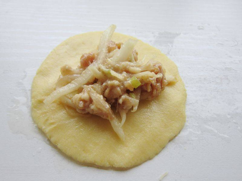 Cornmeal Radish Steamed Dumplings Preparation Steps