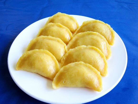 Cornmeal Radish Steamed Dumplings