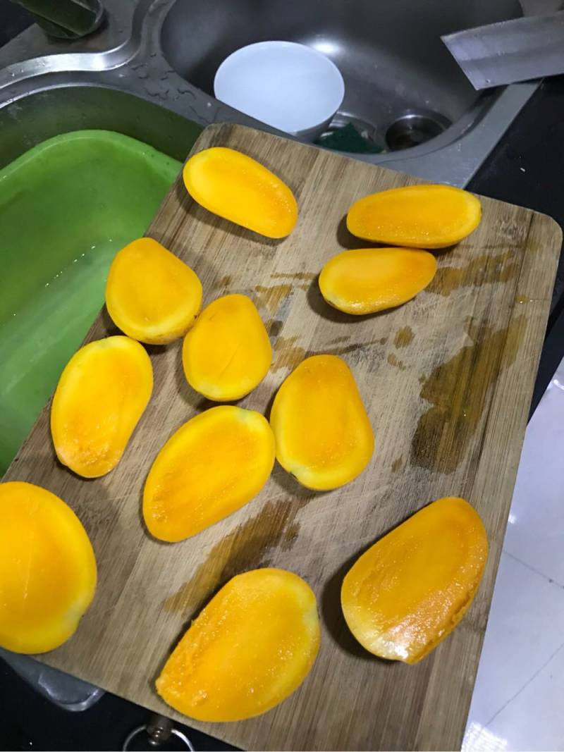 Steps for Making Mango Mousse Cake with Fresh Cream