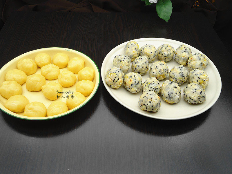 Steps for Making Guangdong Lemon Mixed Nut Mooncake