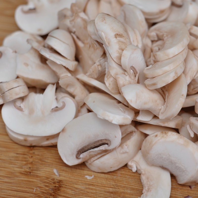 Step-by-Step Guide to Cooking Stir-Fried Pork with Mushrooms