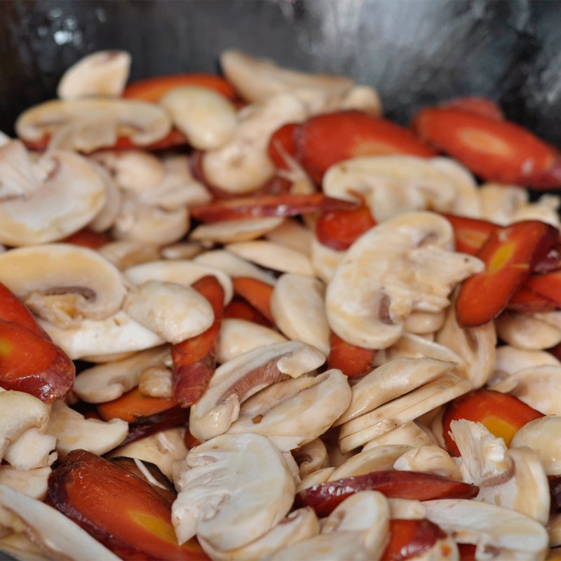 Step-by-Step Guide to Cooking Stir-Fried Pork with Mushrooms