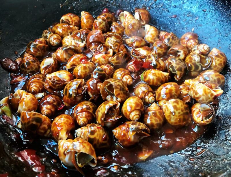 Steps for Making Spicy Stir-Fried Snails