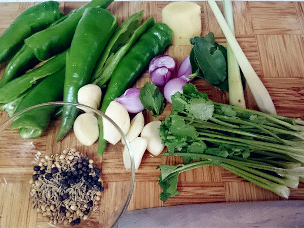 Steps for making Thai Green Curry