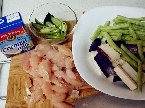 Steps for making Thai Green Curry