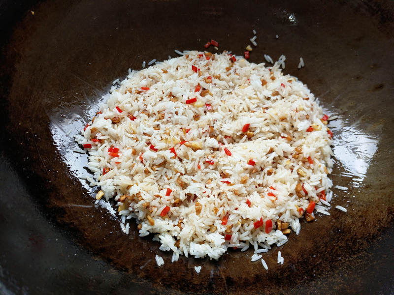 Steps to Make Radish and Egg Fried Rice