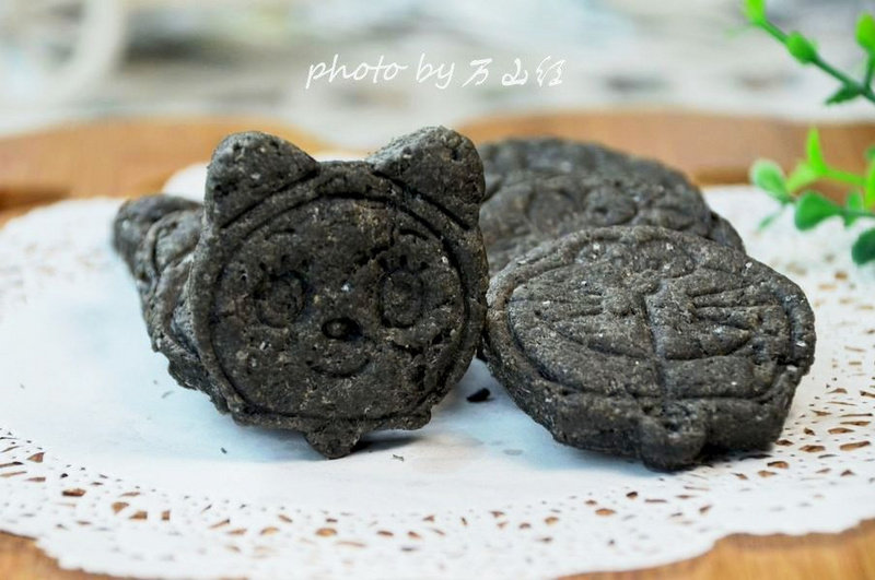 Black Sesame Salted Biscuits