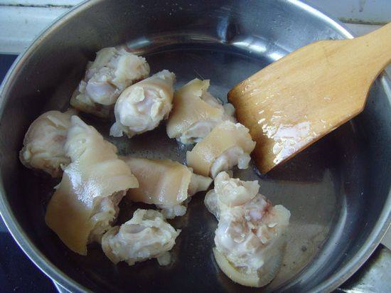 Beer-Braised Pig's Trotters Cooking Steps