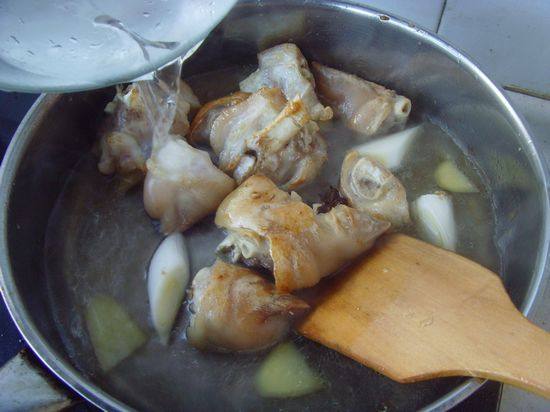 Beer-Braised Pig's Trotters Cooking Steps