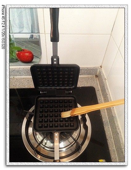 Grid Temptation - Waffle (Baking Powder Version, 2 Waffles) Making Steps