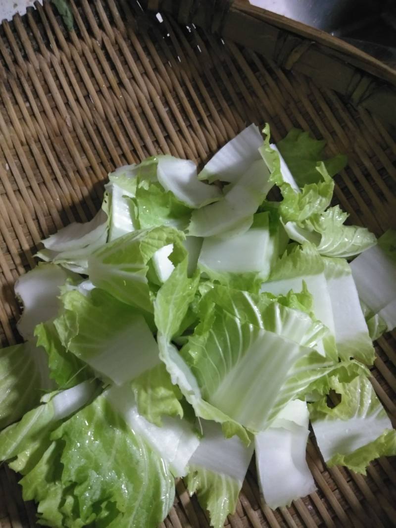 Steps for Cooking Sour and Spicy Chinese Cabbage