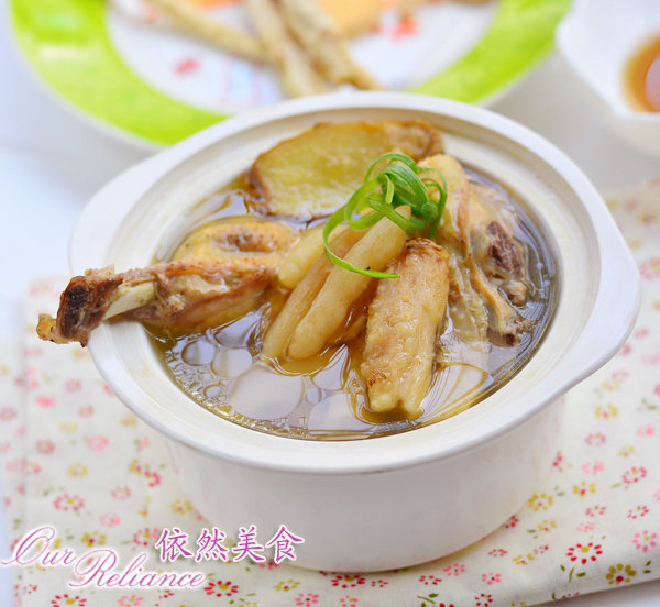 Prevent Dryness in Autumn - Sand Ginseng and Ophiopogon Chicken Soup