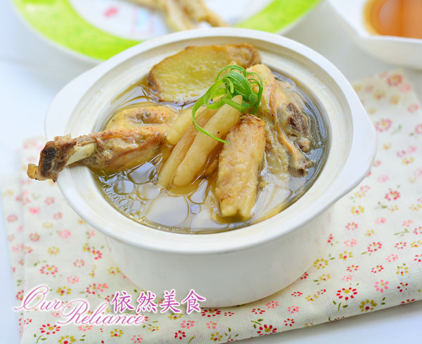 Prevent Dryness in Autumn - Sand Ginseng and Ophiopogon Chicken Soup