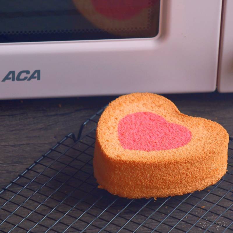 Steps for Making Chiffon Heart-Shaped Cake