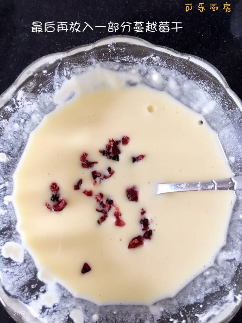 Steps to Make Cranberry Steamed Cake