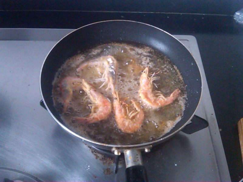 Steps for Cooking Shrimp with Oatmeal