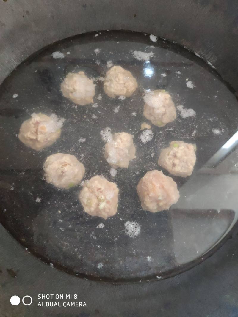 Steps for Cooking Chinese Cabbage Meatball Soup