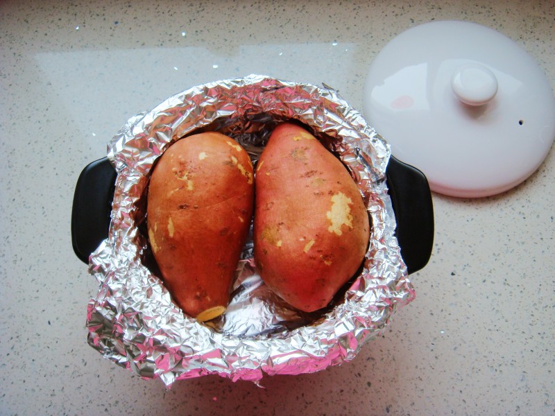 Steps for Cooking Heile Clay Pot Roasted Sweet Potato