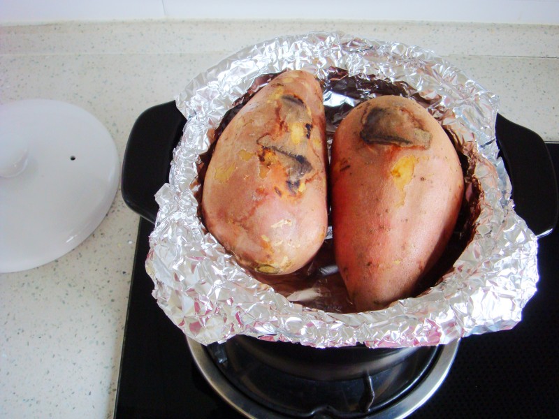 Steps for Cooking Heile Clay Pot Roasted Sweet Potato