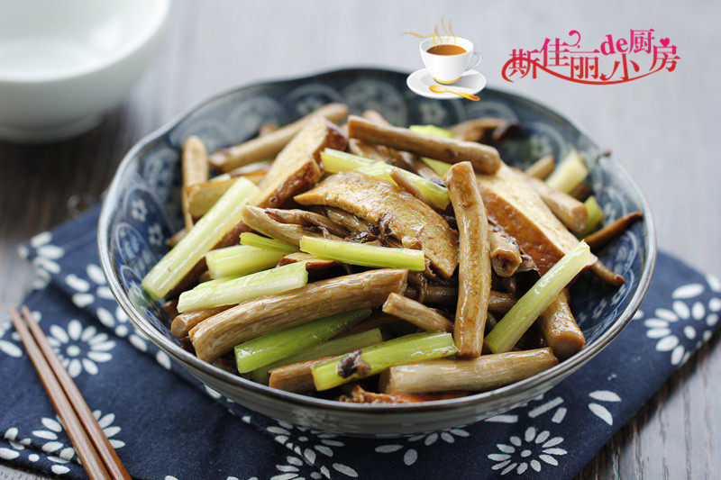 Celery and Tea Tree Mushroom Stir-Fry with Dried Tofu