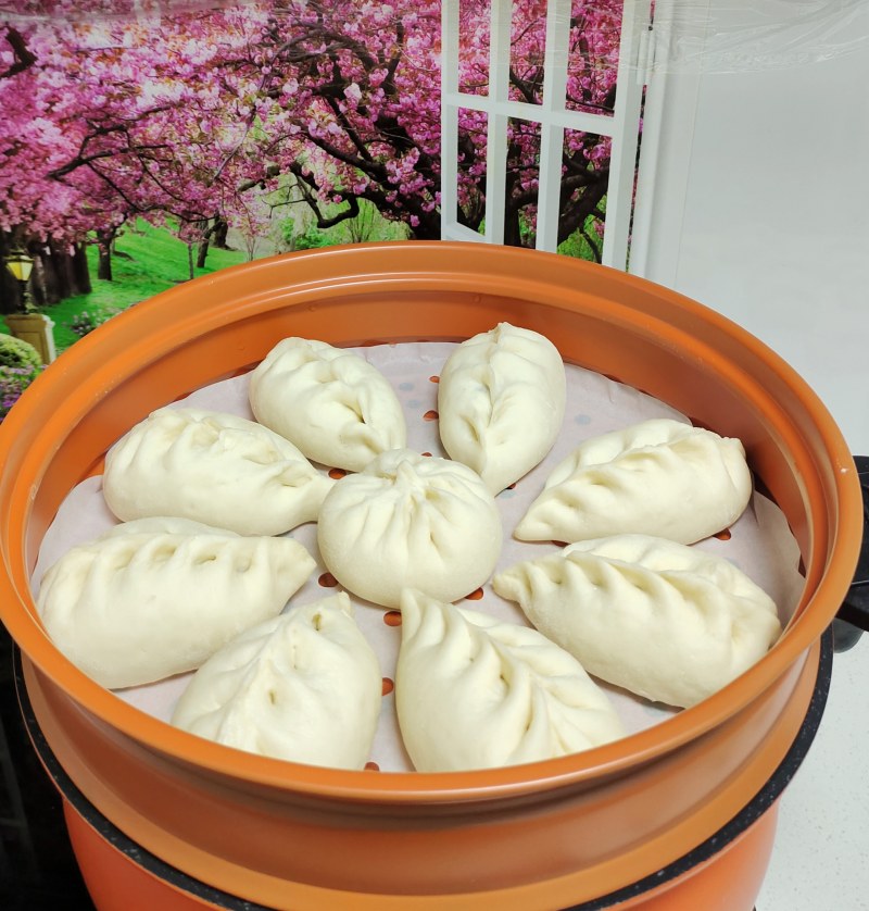 Steps for Making Celery and Pork Buns