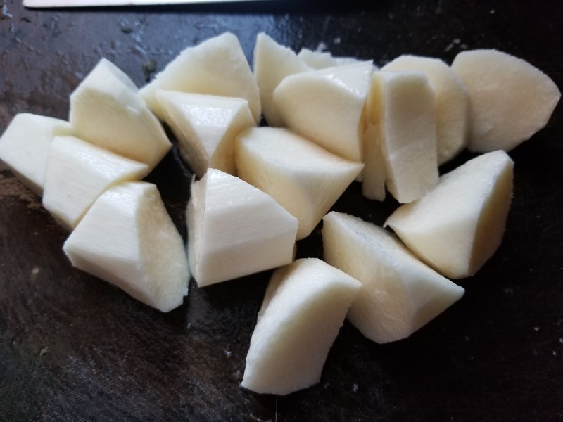 Steps for Cooking Xian Zhugubone, Chinese Yam and Dried Vegetable Soup