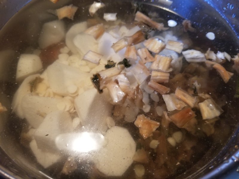 Steps for Cooking Xian Zhugubone, Chinese Yam and Dried Vegetable Soup