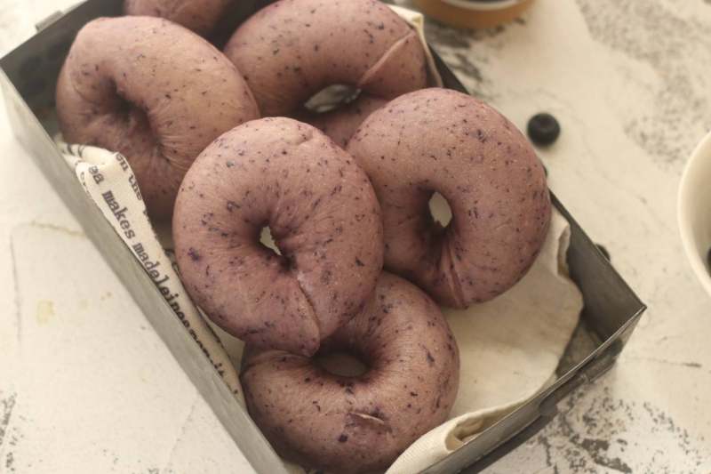 Steps to Make Blueberry Bagels