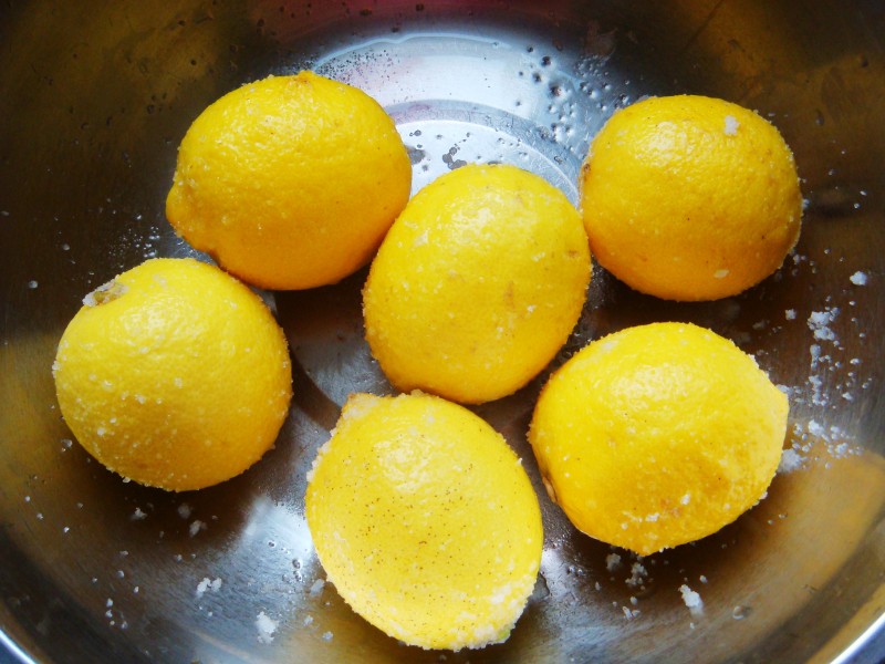 Steps for Making Lemon Paste [Rice Cooker Version]