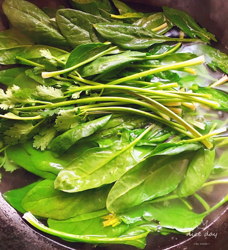 Steps for Making Spinach Bean Curd Rolls