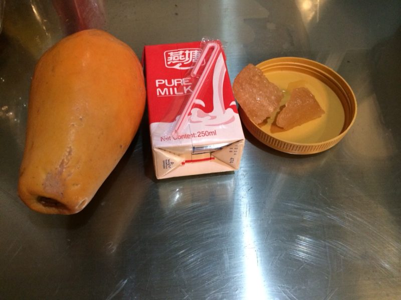 Steps for Making Iced Milk Papaya Rock Sugar Soup