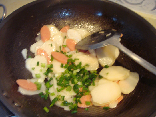 Steps for Making Yam and Ham Stir-Fry