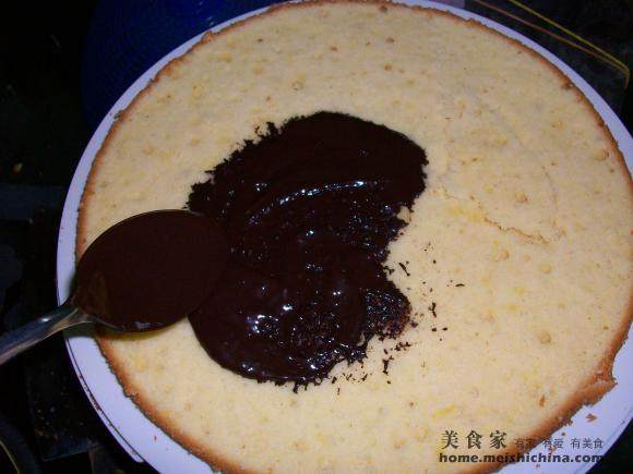 Steps for Making Chocolate Butter Cake for Dad's Birthday