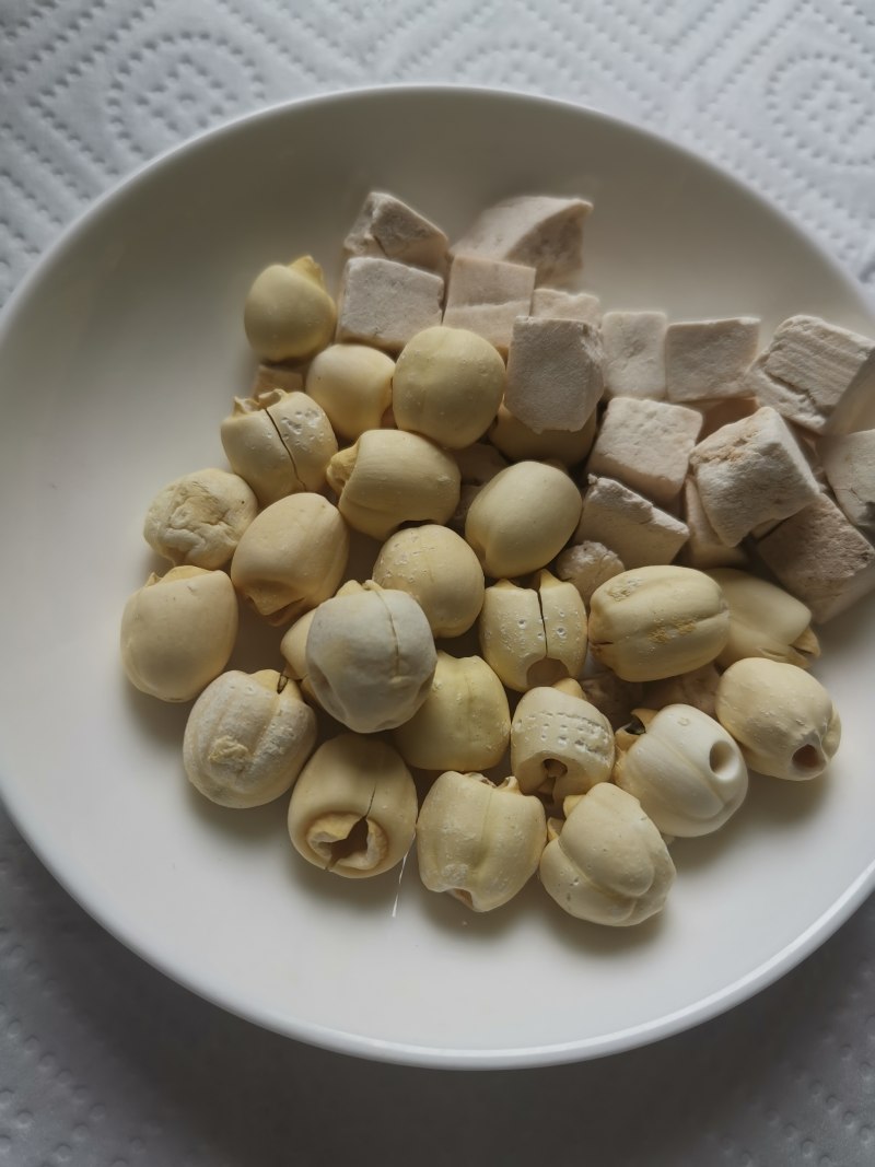 Steps for Cooking Pork Stomach and Lotus Seed Soup