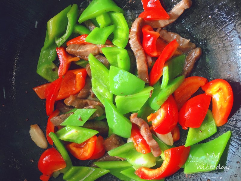 Steps for Cooking Stir-Fried Beef with Bell Peppers