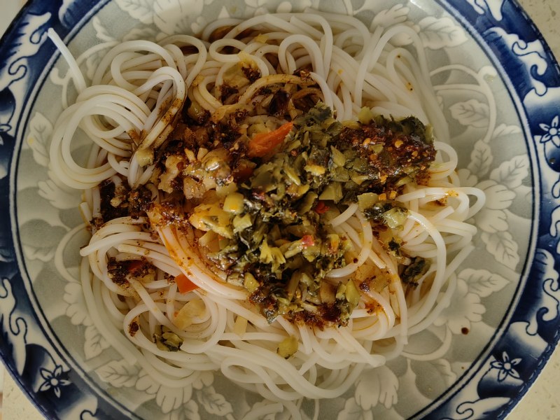 Steps for Making Beef and Mixed Vegetable Rice Noodles