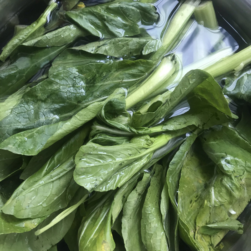 Step-by-Step Guide to Making Stir-Fried Lettuce with Walnut Oil