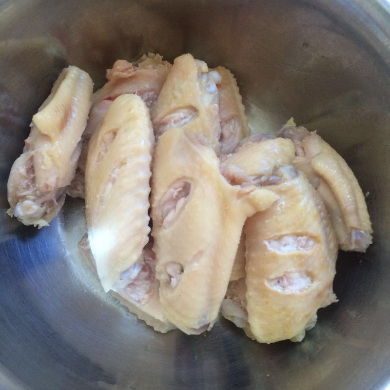 Steps for Making Soy Sauce Chicken Wings