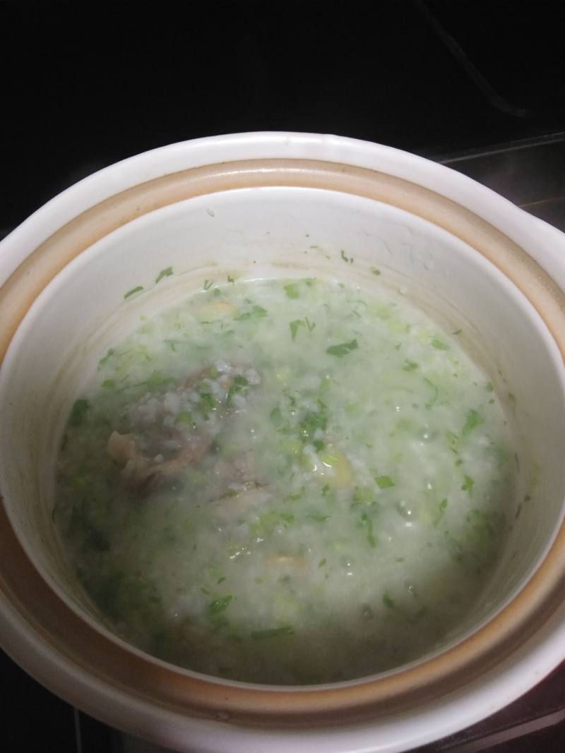 Steps for Making Dragon Bone Celery Porridge