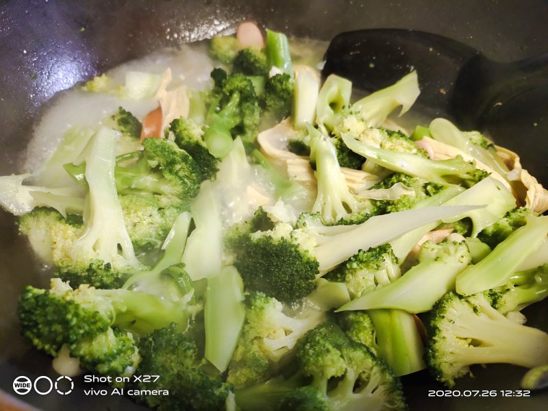 Steps for Making Clear Broth Broccoli