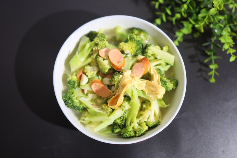 Steps for Making Clear Broth Broccoli