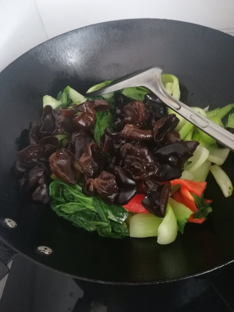 Steps for Shanghai Stir-Fried Black Fungus