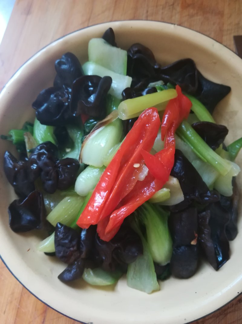 Steps for Shanghai Stir-Fried Black Fungus