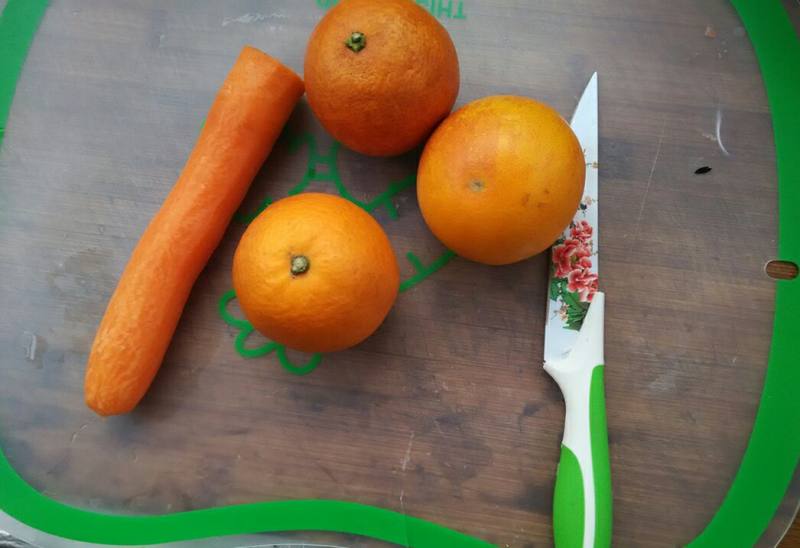 Steps for Making Orange Carrot Juice