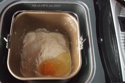 Step-by-Step Process of Making Flower-shaped Red Bean Bread