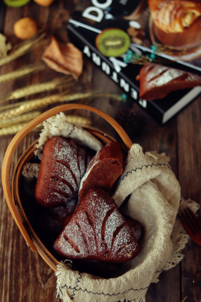 Walnut Raisin Chocolate Bread