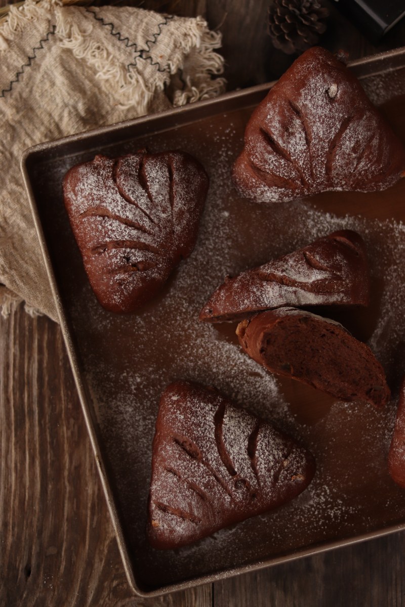 Walnut Raisin Chocolate Bread