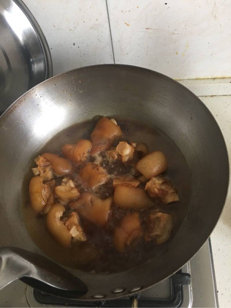 Steps for Cooking Braised Pork Trotters