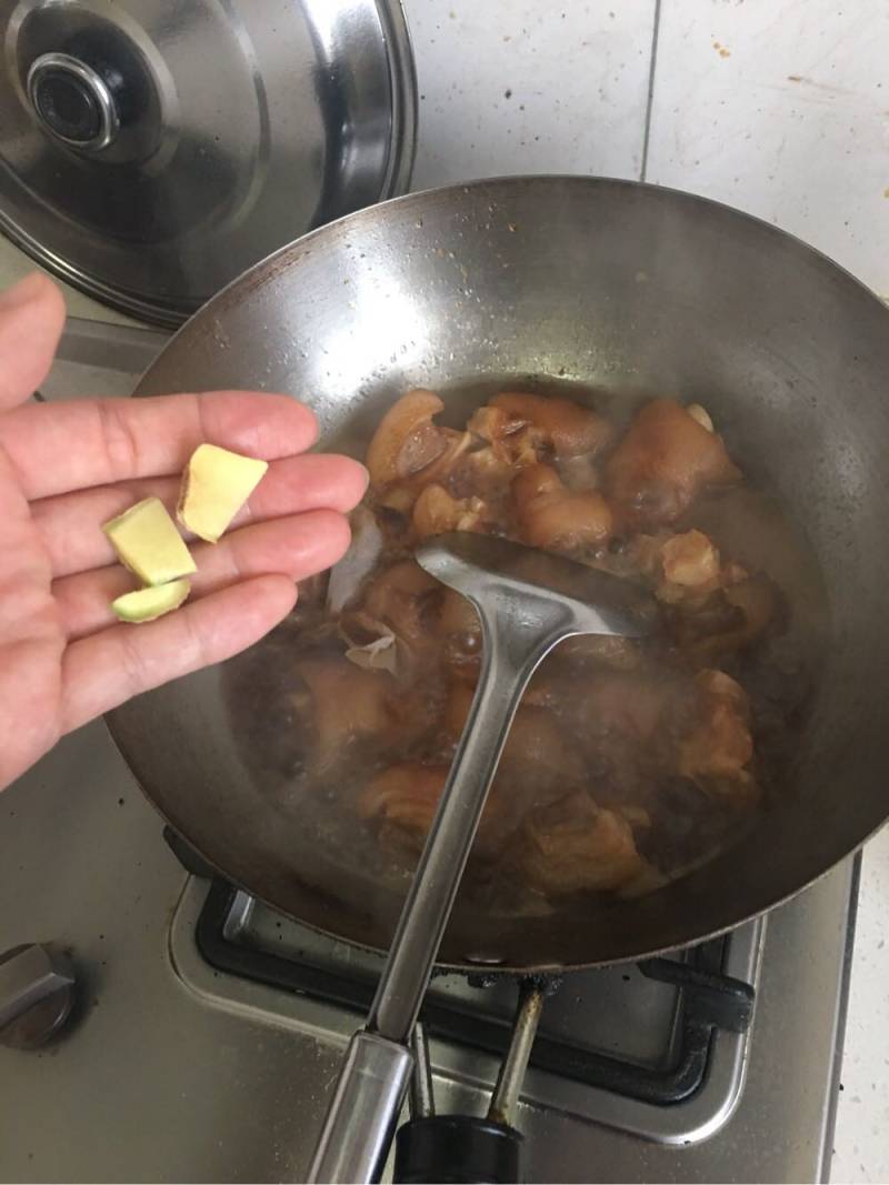 Steps for Cooking Braised Pork Trotters